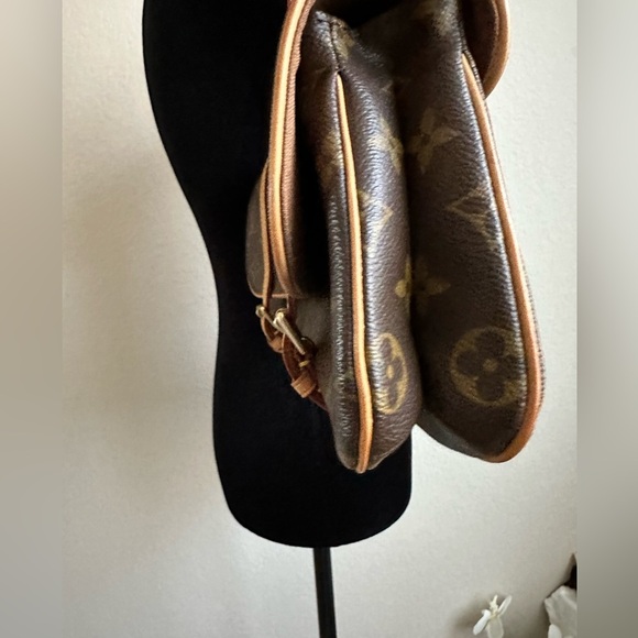 LOUIS VUITTON AUTHENTIC Monogram Pochette Marelle Pouch - Picture 3 of 16